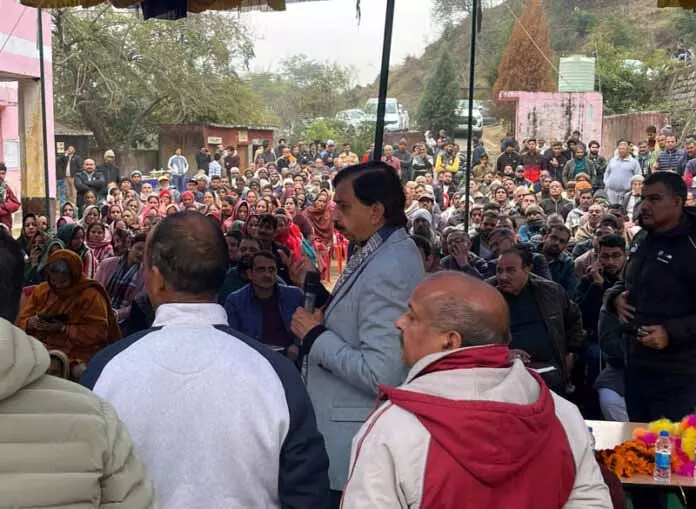 MLA Pawan Gupta ने सुनारी पंचायत में जनता दरबार लगाया MLA Pawan Gupta ने सुनारी पंचायत में जनता दरबार लगाया