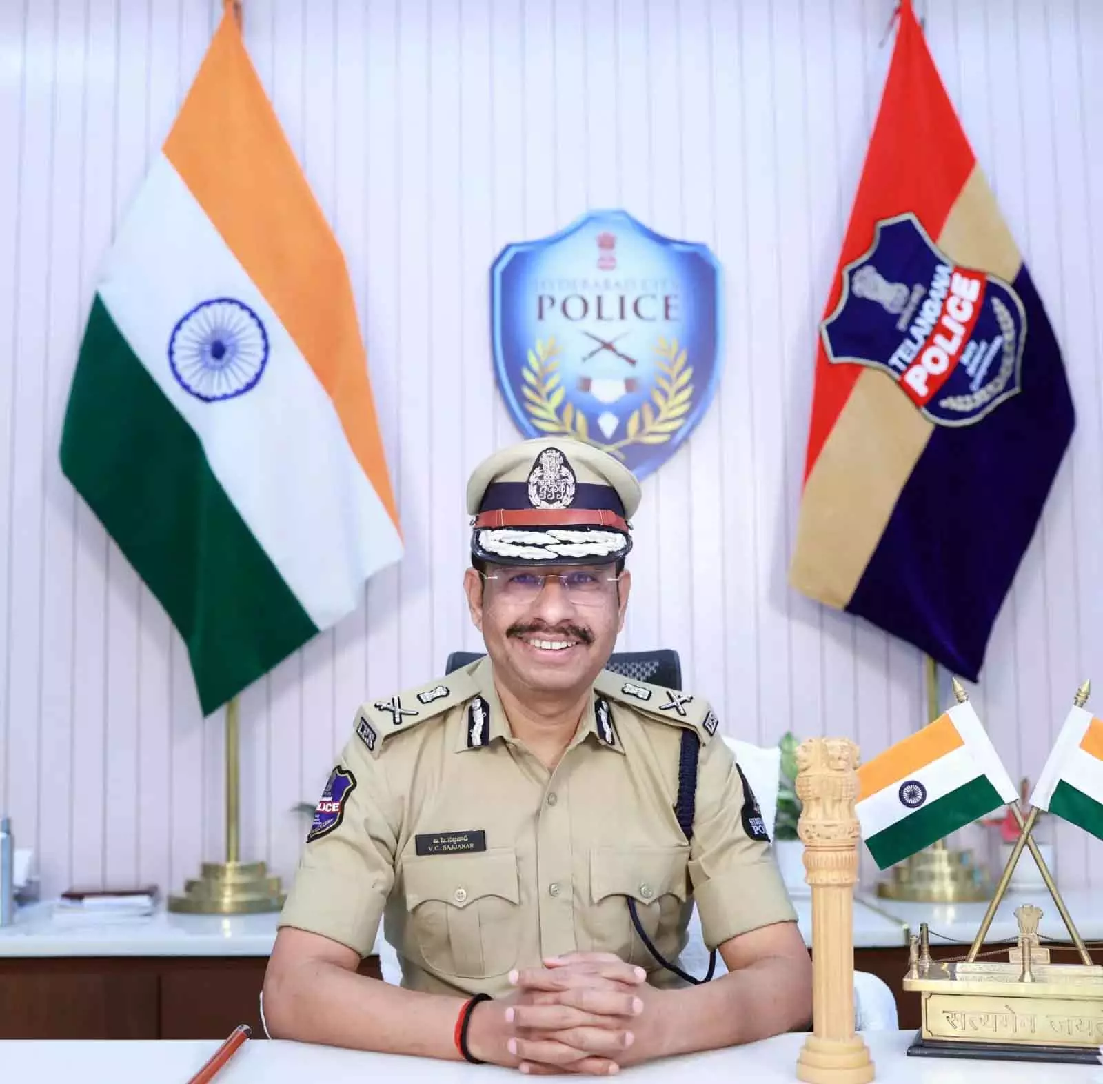 Social मीडिया फ्रॉड: कमिश्नर सज्जनार ने लकी ड्रॉ के नाम पर ठगी से किया आगाह Social मीडिया फ्रॉड: कमिश्नर सज्जनार ने लकी ड्रॉ के नाम पर ठगी से किया आगाह