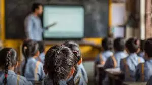 Patna: पटना में स्कूल खुलने से छात्रों और अभिभावकों में खुशी Patna: पटना में स्कूल खुलने से छात्रों और अभिभावकों में खुशी