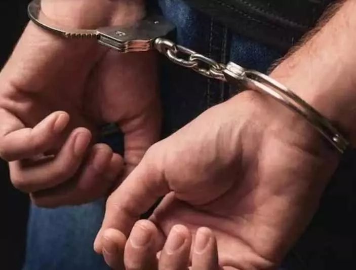 Balangir में एक आदमी ने हत्यारे हायर करके छोटे भाई की हत्या कर दी, 8 लोग गिरफ्तार Balangir में एक आदमी ने हत्यारे हायर करके छोटे भाई की हत्या कर दी, 8 लोग गिरफ्तार