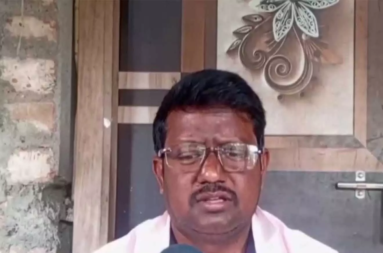 मुर्शिदाबाद में हिंसा के बीच BJP विधायक ने राष्ट्रपति शासन की मांग की मुर्शिदाबाद में हिंसा के बीच BJP विधायक ने राष्ट्रपति शासन की मांग की