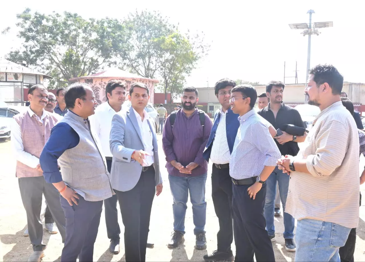 रायपुर साहित्य उत्सव–2026’ की तैयारियों का कलेक्टर डॉ. गौरव सिंह ने किया निरीक्षण रायपुर साहित्य उत्सव–2026’ की तैयारियों का कलेक्टर डॉ. गौरव सिंह ने किया निरीक्षण