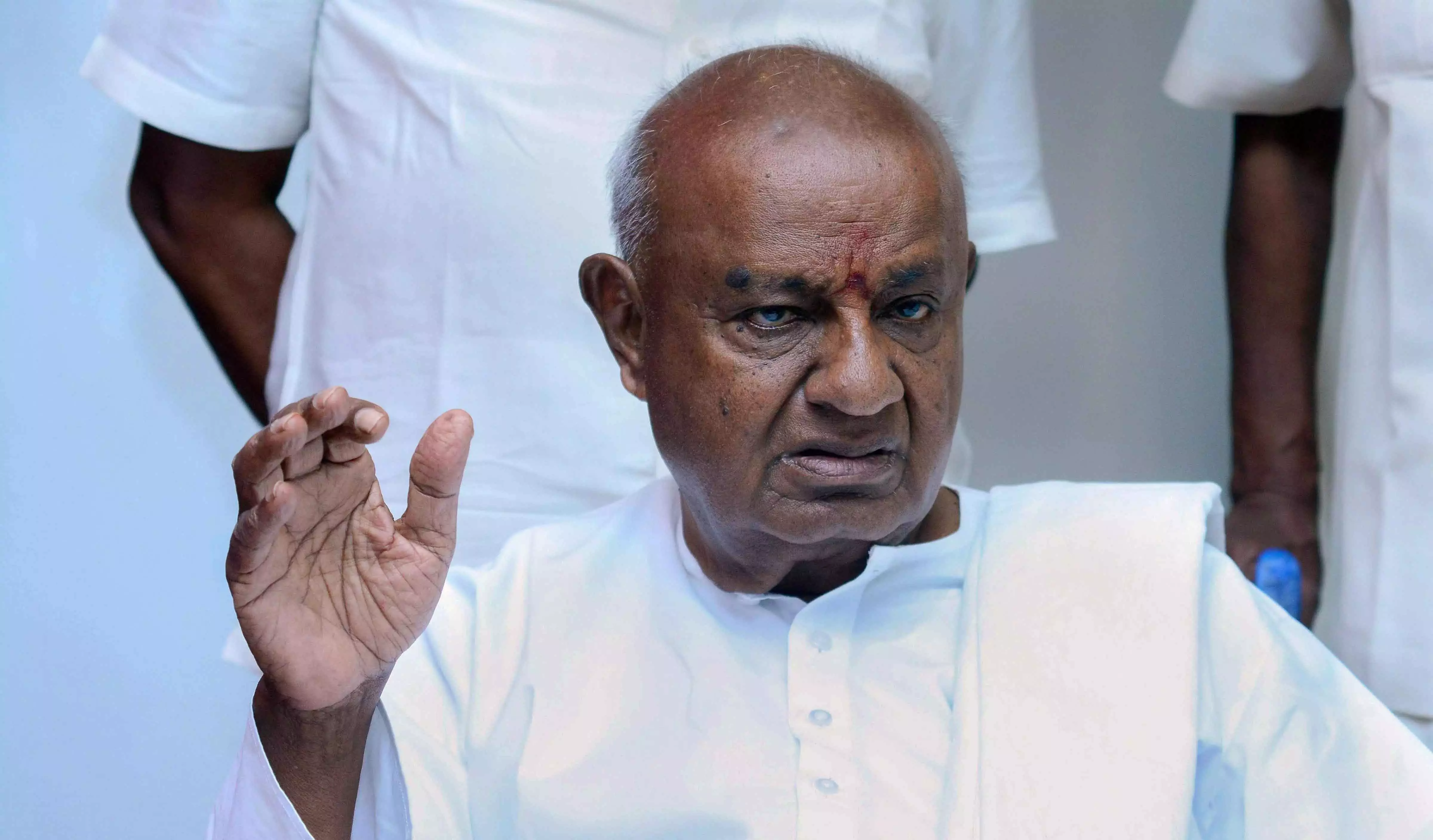 Deve Gowda की चेतावनी: केरल JDS इकाई के खिलाफ जल्द होगी कार्रवाई Deve Gowda की चेतावनी: केरल JDS इकाई के खिलाफ जल्द होगी कार्रवाई