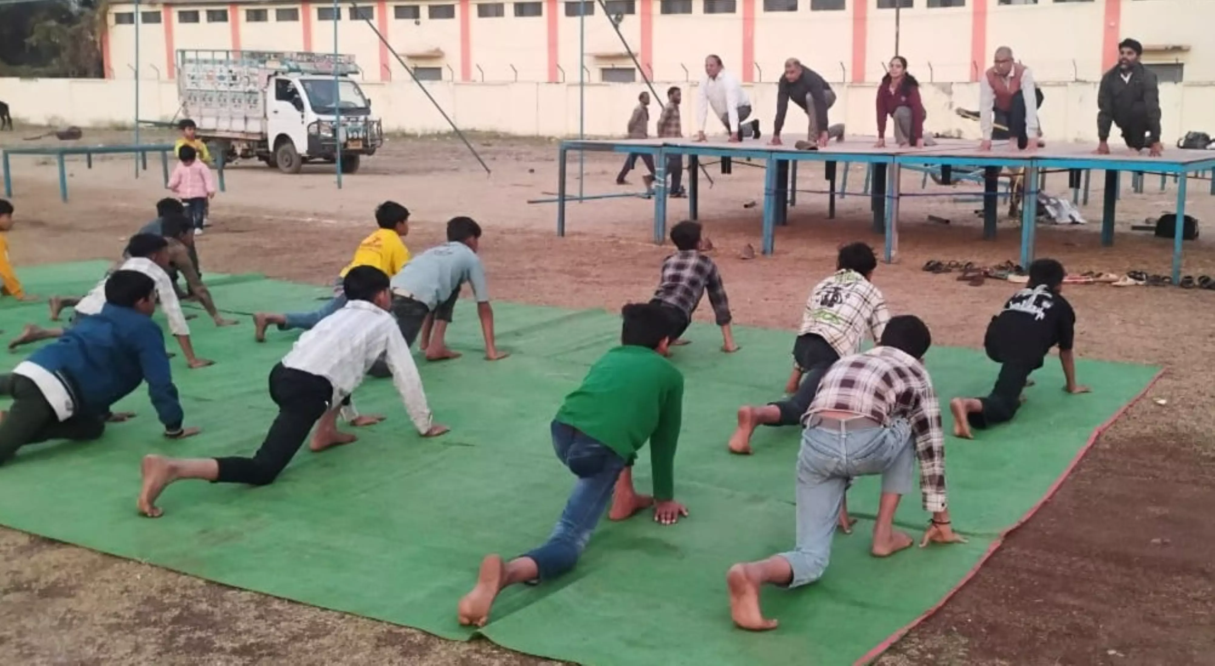 Chandigarh: तीन दिवसीय सूर्य नमस्कार योग कार्यक्रम की समाप्ति Chandigarh: तीन दिवसीय सूर्य नमस्कार योग कार्यक्रम की समाप्ति