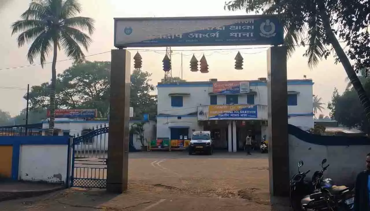 घरेलू हिंसा: नशे में पति ने कुल्हाड़ी से पत्नी पर हमला किया, गंभीर हालत घरेलू हिंसा: नशे में पति ने कुल्हाड़ी से पत्नी पर हमला किया, गंभीर हालत