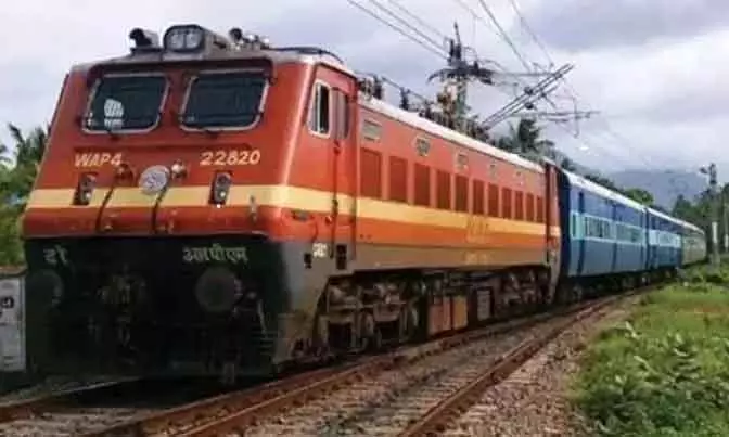 यात्रियों को राहत: वापसी के लिए 200 स्पेशल Trains और अतिरिक्त बसें यात्रियों को राहत: वापसी के लिए 200 स्पेशल Trains और अतिरिक्त बसें