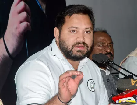 बिहार: राजद ने पटना में छात्रा की मौत के मामले में सीबीआई जांच की मांग की बिहार: राजद ने पटना में छात्रा की मौत के मामले में सीबीआई जांच की मांग की