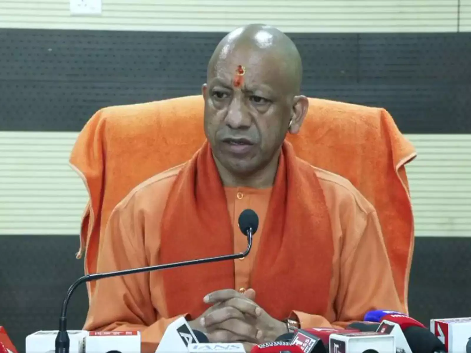 उत्तर प्रदेश के CM ने वाराणसी के मणिकर्णिका घाट की विकास परियोजना का किया बचाव उत्तर प्रदेश के CM ने वाराणसी के मणिकर्णिका घाट की विकास परियोजना का किया बचाव