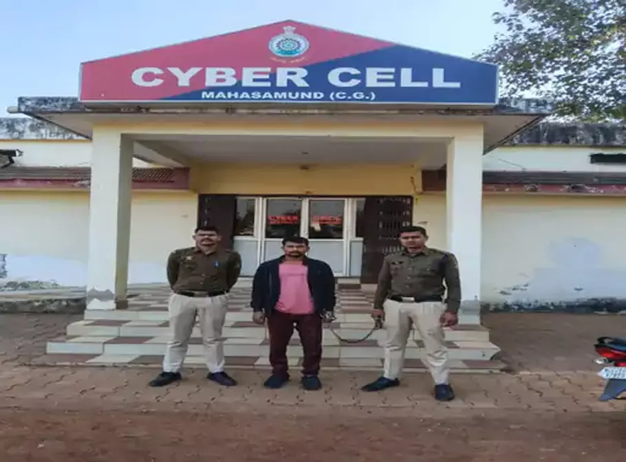 महिला की हत्या कर शव जलाने वाले आरोपी सूरज ध्रुव को 10 महीने बाद गिरफ्तार महिला की हत्या कर शव जलाने वाले आरोपी सूरज ध्रुव को 10 महीने बाद गिरफ्तार