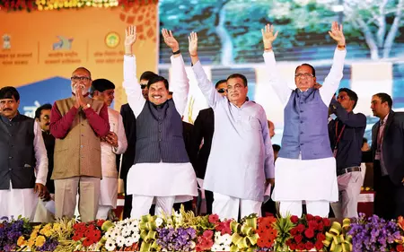 मध्य प्रदेश: नितिन गडकरी ने विकास परियोजनाओं का किया लोकार्पण और भूमिपूजन मध्य प्रदेश: नितिन गडकरी ने विकास परियोजनाओं का किया लोकार्पण और भूमिपूजन