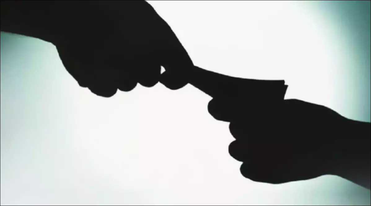 Andhra: कलेक्टर ने KGH में रिश्वत मांगने वालों को चेतावनी दी