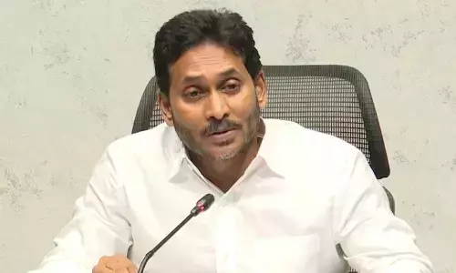 Andhra: मंत्री ने विधानसभा में जगन की मौजूदगी की मांग की Andhra: मंत्री ने विधानसभा में जगन की मौजूदगी की मांग की