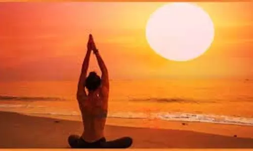 Surya Namaskar Benefits: जानिये सर्दियों में सूर्य नमस्कार करने के 10 फायदे Surya Namaskar Benefits: जानिये सर्दियों में सूर्य नमस्कार करने के 10 फायदे