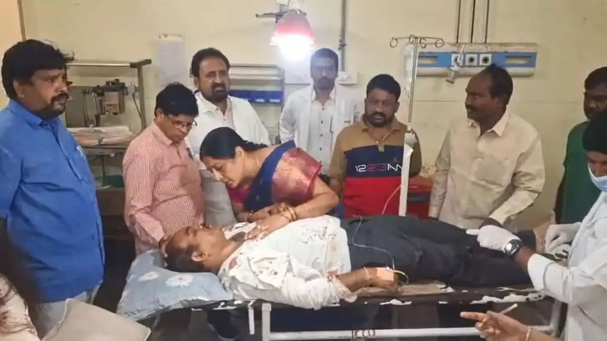 तेलंगाना के कामारेड्डी में आवारा कुत्तों के काटने से 16 लोग घायल तेलंगाना के कामारेड्डी में आवारा कुत्तों के काटने से 16 लोग घायल
