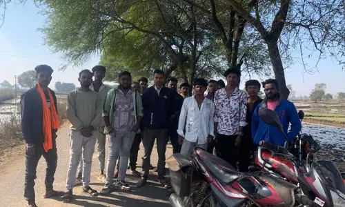 ईसाई धर्म अपनाने वाली महिला की मौत, गांव में हंगामे के बाद शहर में हुआ अंतिम संस्कार ईसाई धर्म अपनाने वाली महिला की मौत, गांव में हंगामे के बाद शहर में हुआ अंतिम संस्कार