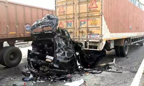 Rohtak घने कोहरे के कारण KMP एक्सप्रेसवे पर गाड़ियों की टक्कर, 12 घायल