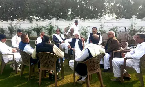 Jhajjar एनकाउंटर पर विवाद बढ़ा, अहलावत खाप ने पंचायत बुलाई Jhajjar एनकाउंटर पर विवाद बढ़ा, अहलावत खाप ने पंचायत बुलाई