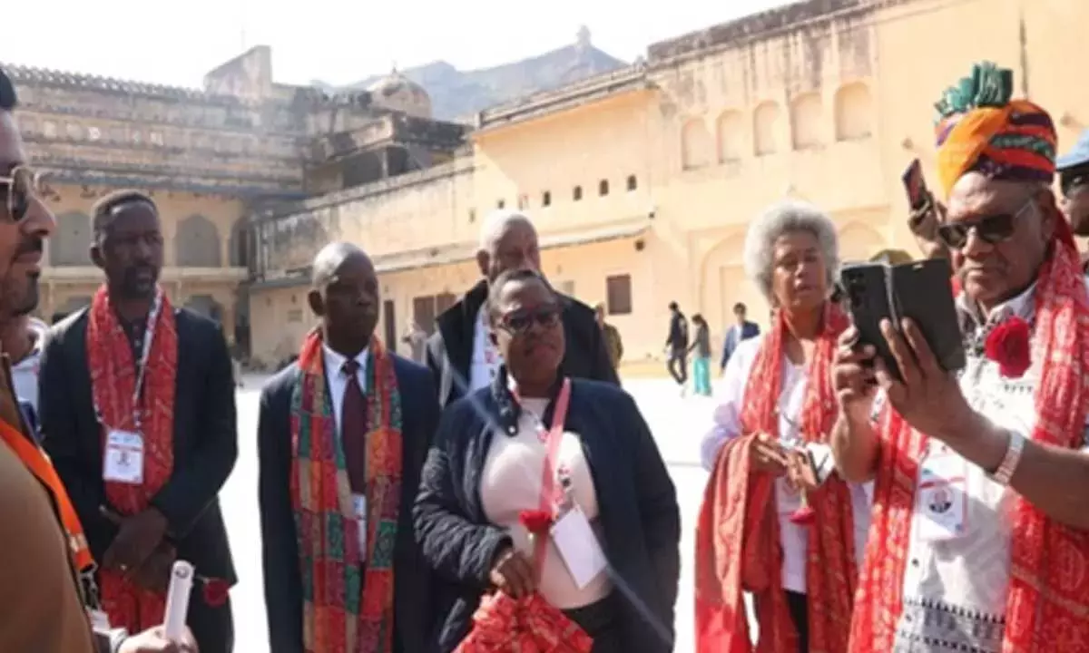 India: कॉमनवेल्थ संसदीय प्रतिनिधिमंडल आमेर किले की भव्यता देखकर मंत्रमुग्ध हो गया India: कॉमनवेल्थ संसदीय प्रतिनिधिमंडल आमेर किले की भव्यता देखकर मंत्रमुग्ध हो गया