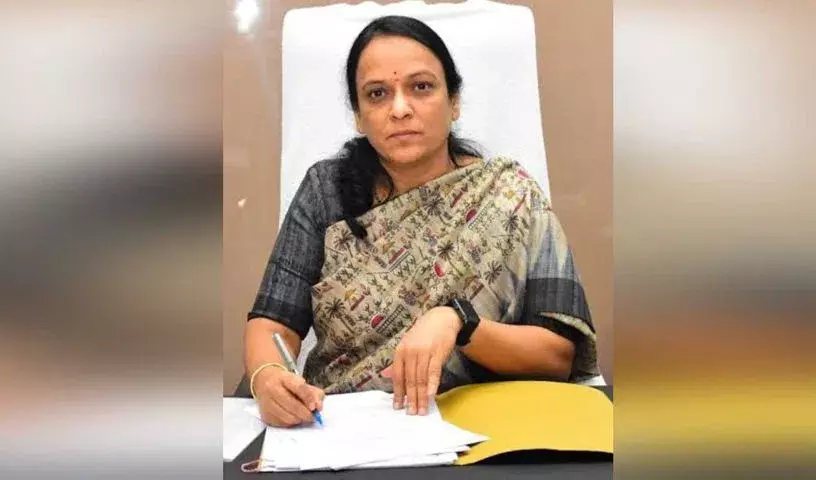 Hyderabad: आसिफाबाद कलेक्टर वेंकटेश का ट्रांसफर, उनकी जगह हरिता को लाया गया