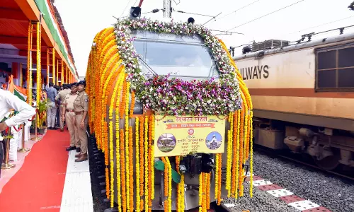 30 अमृत भारत एक्सप्रेस ट्रेनें चालू, 9 नई सेवाएं जोड़ी गईं 30 अमृत भारत एक्सप्रेस ट्रेनें चालू, 9 नई सेवाएं जोड़ी गईं