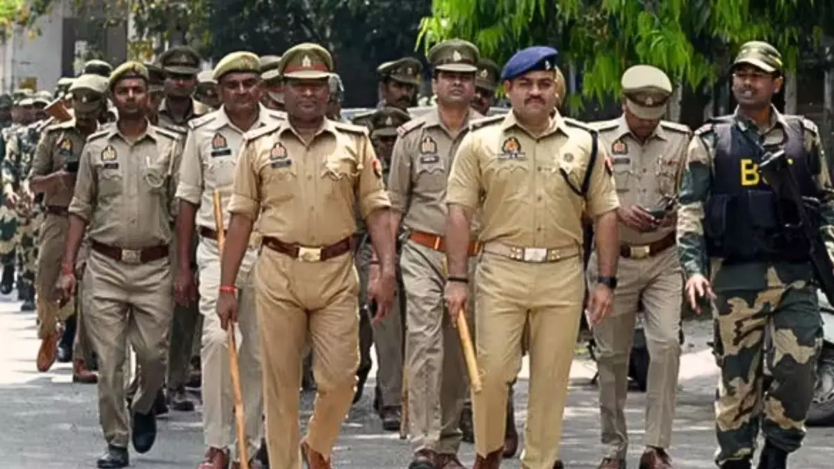 UP: एटीएस ने धर्मांतरण रैकेट मामले में छांगुर बाबा के सहयोगी इधु इस्लाम को नागपुर से गिरफ्तार UP: एटीएस ने धर्मांतरण रैकेट मामले में छांगुर बाबा के सहयोगी इधु इस्लाम को नागपुर से गिरफ्तार