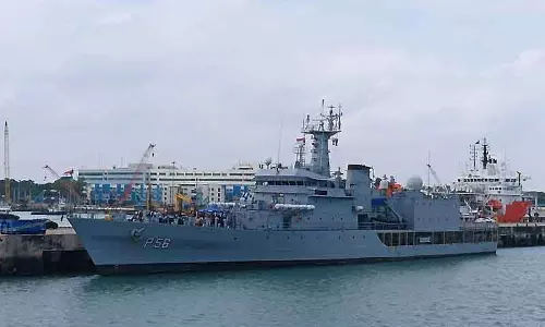 भारतीय नौसेना का पहला ट्रेनिंग स्क्वाड्रन Singapore के चांगी नेवल बेस पर पहुंचा भारतीय नौसेना का पहला ट्रेनिंग स्क्वाड्रन Singapore के चांगी नेवल बेस पर पहुंचा