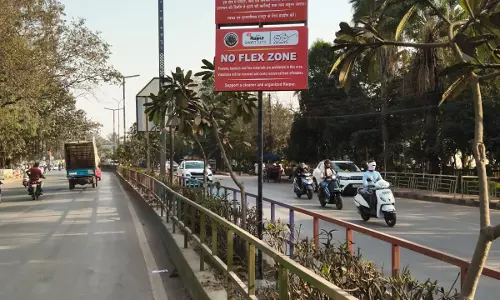 रायपुर शहर के 6 प्रमुख मार्ग नो फ्लैक्स जोन घोषित रायपुर शहर के 6 प्रमुख मार्ग नो फ्लैक्स जोन घोषित