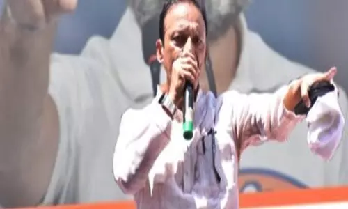 BMC नतीजों पर कांग्रेस में नाराजगी, मुंबई अध्यक्ष से इस्तीफे की मांग BMC नतीजों पर कांग्रेस में नाराजगी, मुंबई अध्यक्ष से इस्तीफे की मांग