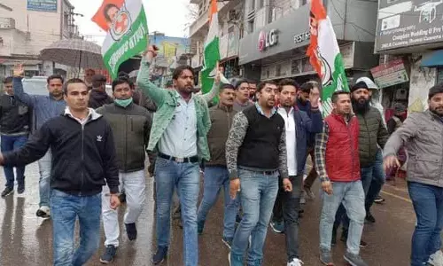 Una में कांग्रेस ने केंद्र के मनरेगा को रद्द करने के कदम का विरोध किया