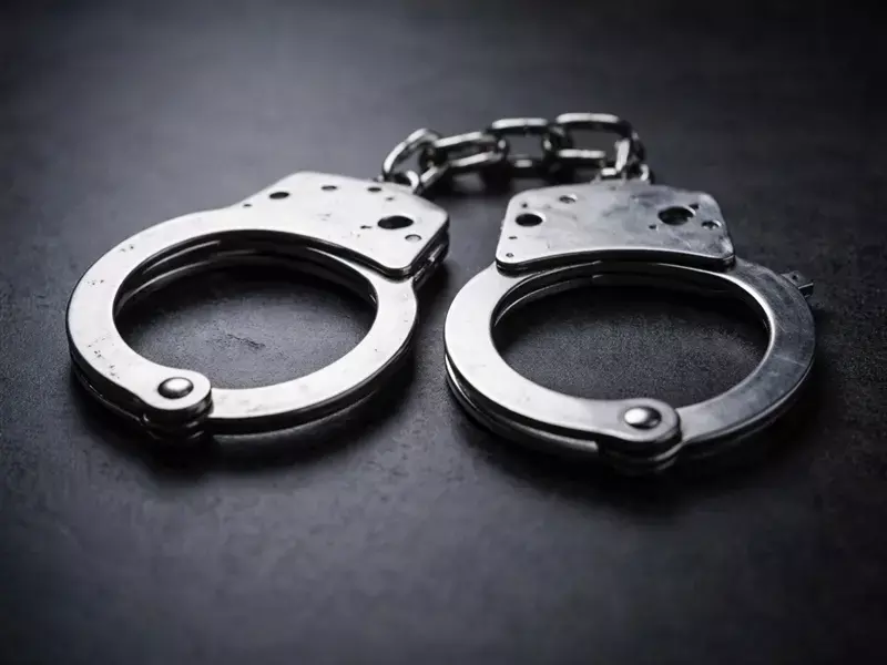 NRI डॉक्टर दंपति से 15 करोड़ की ठगी, डिजिटल अरेस्ट फ्रॉड में दो की गिरफ्तारी NRI डॉक्टर दंपति से 15 करोड़ की ठगी, डिजिटल अरेस्ट फ्रॉड में दो की गिरफ्तारी