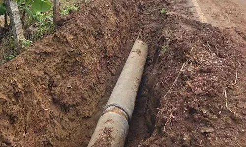 Karnataka : पीने के पानी की सप्लाई का प्रोजेक्ट धीमी रफ़्तार से चल रहा है