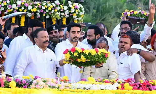 परिवार के सदस्यों ने NTR की पुण्यतिथि पर उन्हें भावभीनी श्रद्धांजलि दी
