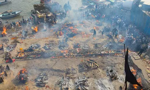Manikarnika Ghat  पर AI इमेज विवाद, वाराणसी में आठ FIR दर्ज