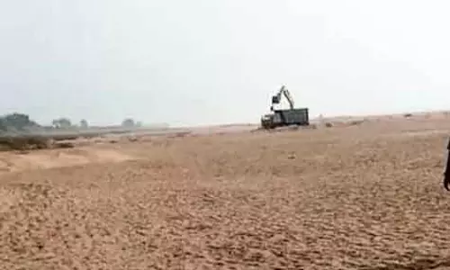 Chhatrapur CAG के अहम इनपुट के आधार पर ED ने अवैध रेत खनन पर छापे मारे Chhatrapur CAG के अहम इनपुट के आधार पर ED ने अवैध रेत खनन पर छापे मारे