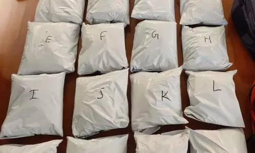MP : पुलिस ने रतलाम में ₹20 लाख की MD ड्रग्स ज़ब्त की, 2 लोग पकड़े गए MP : पुलिस ने रतलाम में ₹20 लाख की MD ड्रग्स ज़ब्त की, 2 लोग पकड़े गए