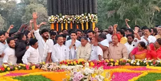 Telangana : लोकेश, पुरंदेश्वरी ने एनटीआर को श्रद्धांजलि दी
