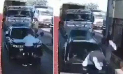भयंकर हादसा Jhansi में, ट्रक ने टोल प्लाजा पर टकराया, वर्कर घायल