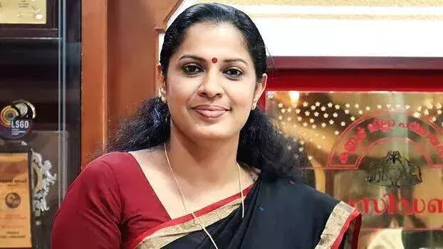 P P Divya के खिलाफ कार्रवाई को लेकर सीपीएम पर दोहरे न्याय का आरोप P P Divya के खिलाफ कार्रवाई को लेकर सीपीएम पर दोहरे न्याय का आरोप