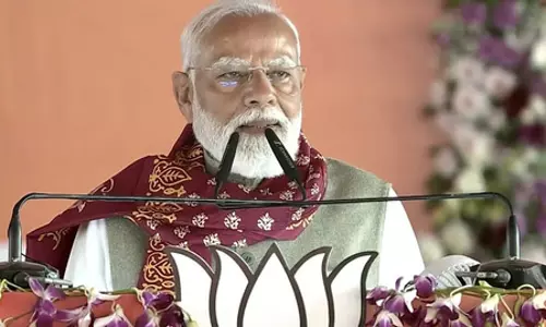 बंगाल की जनता से शत्रुता निभा रही हैं ममता बनर्जी, सिंगूर में TMC पर गरजे पीएम मोदी बंगाल की जनता से शत्रुता निभा रही हैं ममता बनर्जी, सिंगूर में TMC पर गरजे पीएम मोदी