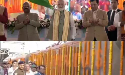 Odisha : संतरागाछी-तांबरम अमृत भारत एक्सप्रेस ट्रेन को हरी झंडी दिखाई गई Odisha : संतरागाछी-तांबरम अमृत भारत एक्सप्रेस ट्रेन को हरी झंडी दिखाई गई