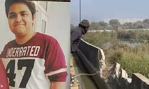 Dad, मैं मरना नहीं चाहता; पानी के गड्ढे में गिरे टेकी ने किया फ़ोन, डिलीवरी एजेंट की कोशिशें बेकार Dad, मैं मरना नहीं चाहता; पानी के गड्ढे में गिरे टेकी ने किया फ़ोन, डिलीवरी एजेंट की कोशिशें बेकार
