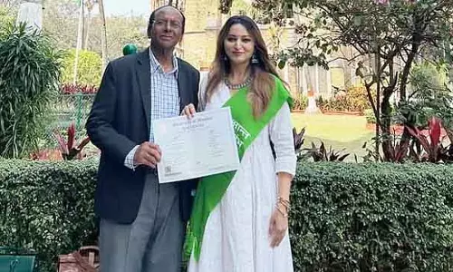 पिता का सपना आखिरकार सच हुआ: एक्ट्रेस मेघना गांवकर ने PhD की डिग्री हासिल की पिता का सपना आखिरकार सच हुआ: एक्ट्रेस मेघना गांवकर ने PhD की डिग्री हासिल की