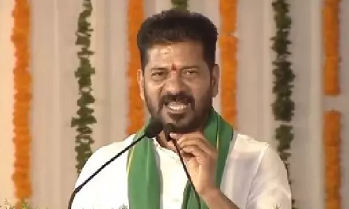 Telangana CM ने मीडिया हाउस से कहा कि वे मंत्रियों को उनकी दुश्मनी में न घसीटें Telangana CM ने मीडिया हाउस से कहा कि वे मंत्रियों को उनकी दुश्मनी में न घसीटें