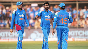 Indore ODI: न्यूजीलैंड ने भारत को दिया 338 रन का लक्ष्य, मिचेल-फिलिप्स का शतक, सीरीज दांव पर