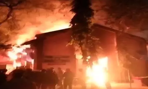 रायपुर DEO कार्यालय अग्निकांड मामले में तीन सदस्यीय जांच समिति का गठन रायपुर DEO कार्यालय अग्निकांड मामले में तीन सदस्यीय जांच समिति का गठन