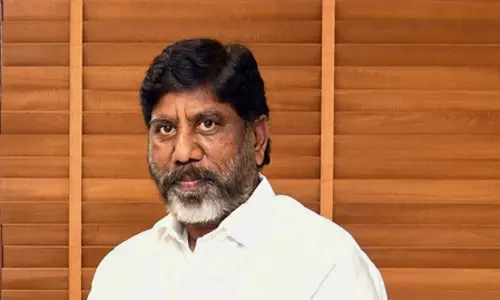 तेलंगाना के उपमुख्यमंत्री ने अपने खिलाफ लगे आरोपों के बाद सिंगरेनी से टेंडर रद्द करने का दिया निर्देश तेलंगाना के उपमुख्यमंत्री ने अपने खिलाफ लगे आरोपों के बाद सिंगरेनी से टेंडर रद्द करने का दिया निर्देश