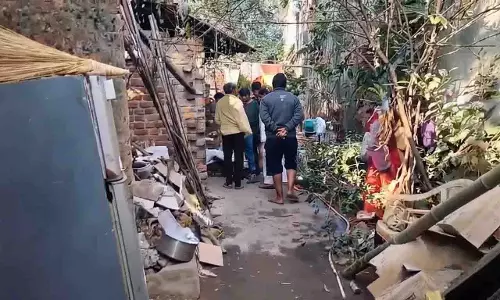 Bargarh में घर के अंदर बुजुर्ग महिला का आधा जला हुआ शव मिला Bargarh में घर के अंदर बुजुर्ग महिला का आधा जला हुआ शव मिला