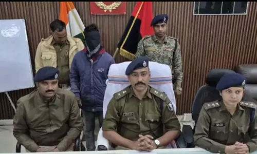 बिहार: मुजफ्फरपुर में महिला और तीन बच्चों की मौत के मामले में अपहरणकर्ता गिरफ्तार बिहार: मुजफ्फरपुर में महिला और तीन बच्चों की मौत के मामले में अपहरणकर्ता गिरफ्तार