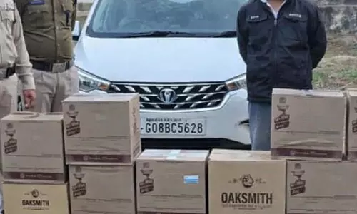 अवैध शराब तस्करी पर बड़ी कार्रवाई, कार से 147 बल्क लीटर अंग्रेजी शराब जब्त अवैध शराब तस्करी पर बड़ी कार्रवाई, कार से 147 बल्क लीटर अंग्रेजी शराब जब्त