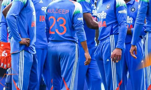 NZ ने तीसरा वनडे जीता, भारत 2-1 से हारा सीरीज NZ ने तीसरा वनडे जीता, भारत 2-1 से हारा सीरीज